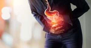 gastritis osoba se drži na trbuh