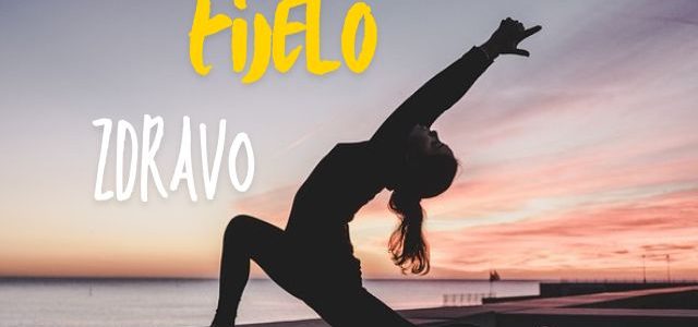 žena vježba yogu na otvorenom